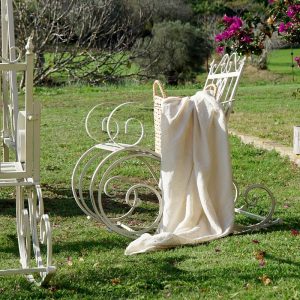 Mecedora Blanca de Metal Envejecido para exterior - Imagen 1